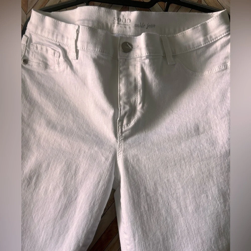 Soho Taper Ankle White Jeans Front And Back Pockets High Waisted Women's Size 12 - Picture 3 of 7